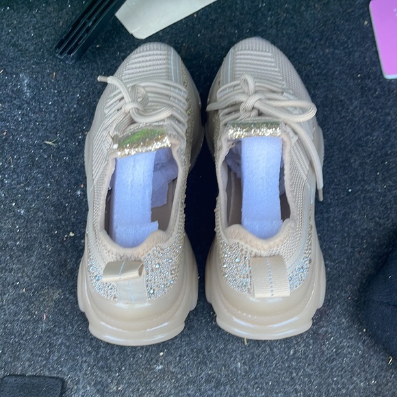 Steve Madden Sneakers - Picture 3 of 4